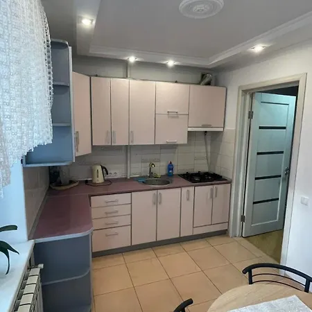 Квартира Возле Автовокзала Rivne Exterior photo