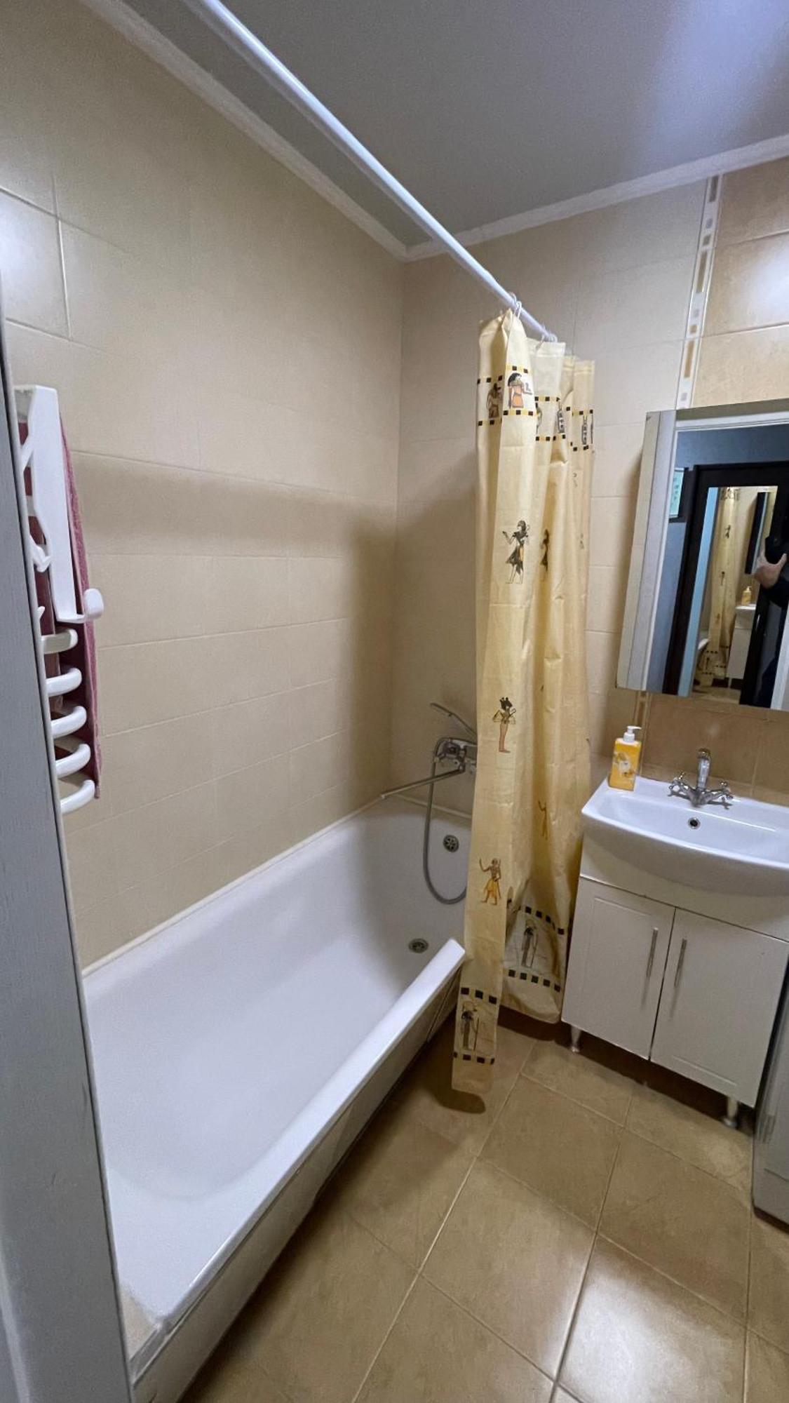 возле автовокзала Apartment Rivne
