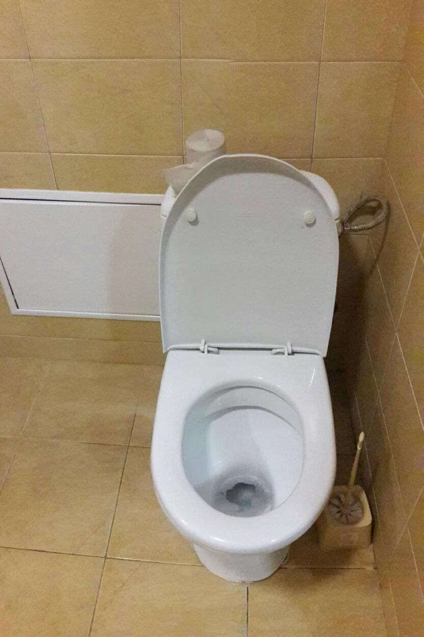 возле автовокзала Apartment Rivne